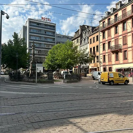 Hyper Center & Petite France - Entire Apartament